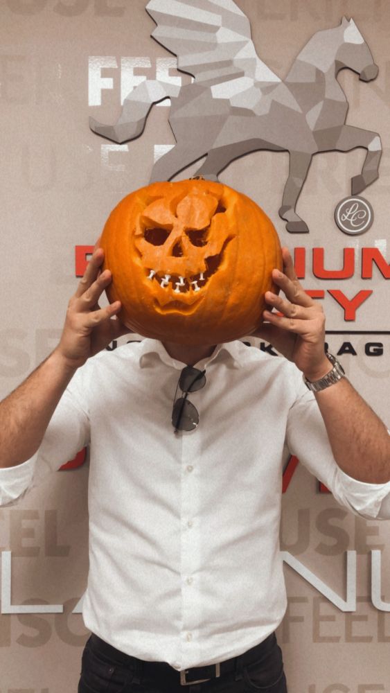 Platinum Pumpkin Carving Contest